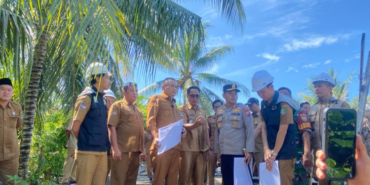Bupati dan Kapolres Bengkulu Tengah Tinjau Infrastruktur Pelayanan Publik di Semidang LaganBupati dan Kapolres Bengkulu Tengah Tinjau Infrastruktur Pelayanan Publik di Semidang Lagan