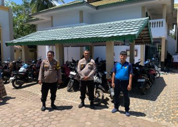 Ciptakan Kenyamanan Saat Ibadah, Polres Bengkulu Tengah  Lakukan Pengamanan Sholat Jumat