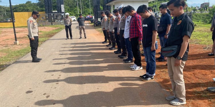 POLRES BENGKULU TENGAH LAKSANAKAN PENGAMANAN KEGIATAN PELEPASAN CALON JEMAAH HAJI TAHUN 2025