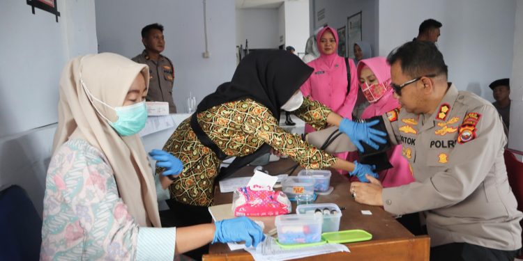 Polres Bengkulu Tengah Gelar Donor Darah Sambut Hari Bhayangkara ke-79