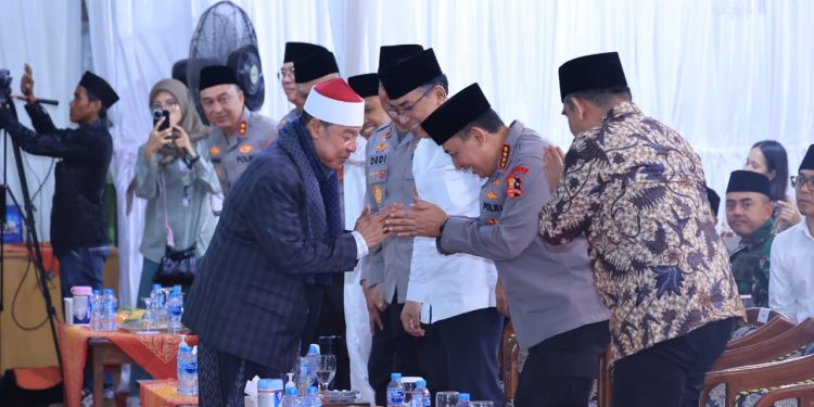 Kapolri Hadiri Haul Pondok Buntet Pesantren di Cirebon, Ulama dan Polri saling Melengkapi