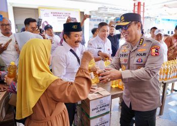 Bantu Tekan Inflasi, Polri Gelar Pasar Murah di Malang