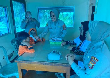 Ditpolairud Polda Bengkulu Gelar Klinik Terapung, Berikan Pelayanan Kesehatan Gratis kepada Masyarakat*