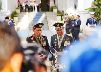 *Kapolri dan Panglima TNI Apresiasi Antusiasme Warga dalam Upacara HUT RI ke-80 di Istana*