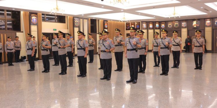 Kapolri Resmi Lantik Irwasum Polri, Kabaintelkam, Kabareskrim, Hingga Sejumlah Kapolda