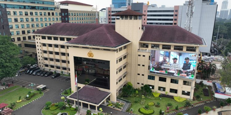 Polri Raih Kepercayaan Publik Tertinggi dalam Survei Rumah Politik Indonesia*