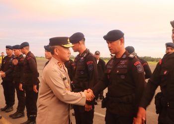 *Kapolda Bengkulu Pimpin Upacara Pemberangkatan Satbrimobda Polda Bengkulu BKO Polda Metro Jaya*