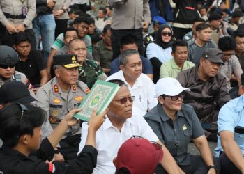 Duduk Bersama Massa, Kapolda Pastikan Unjuk Rasa di DPRD Bengkulu Kondusif