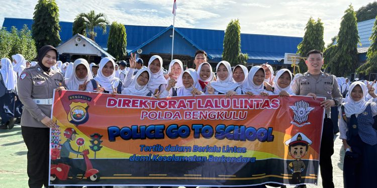 *Ditlantas Polda Bengkulu Gelar Police Go To School di SMPN 4 Kota Bengkulu