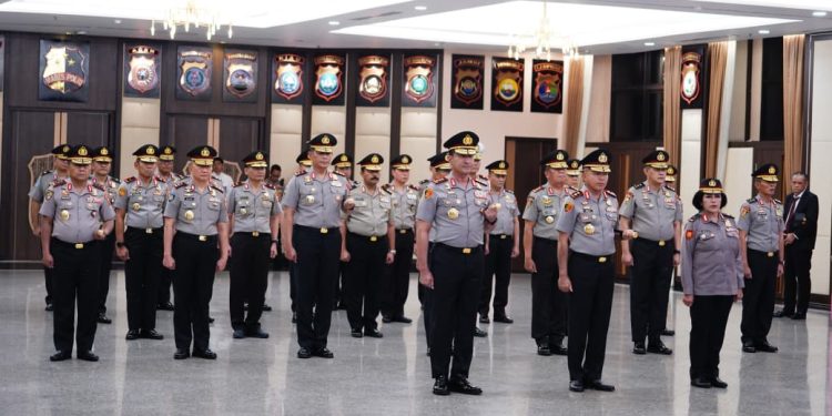 27 Pati Polri Naik Pangkat