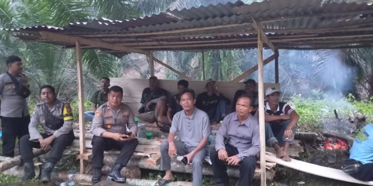 Polres Bengkulu Tengah Tegaskan Komitmen Jaga Kamtibmas, Gelar Patroli dan Penggalangan di Lokasi Pemortalan Jalan PT RAA