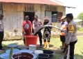 Polsek Mauponggo Salurkan Air Bersih bagi Korban Banjir di Nagekeo