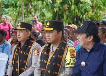 Kapolda NTT Kerahkan Personel Tambahan dan Anjing Pelacak untuk Bantu Pencarian Korban Bencana di Mauponggo