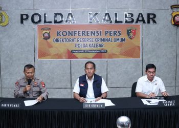 Polda Kalbar Tangkap Empat Penyusup Aksi Masa di Mapolda dan kantor DPRD Provinsi Kalbar, Bom Molotov dan Senjata Tajam Disita