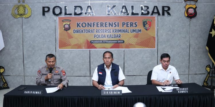Polda Kalbar Tangkap Empat Penyusup Aksi Masa di Mapolda dan kantor DPRD Provinsi Kalbar, Bom Molotov dan Senjata Tajam Disita