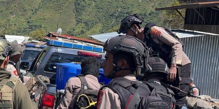 *Satgas Ops Damai Cartenz Evakuasi Jenazah Korban Penembakan di Puncak Jaya Berjalan Lancar*