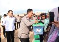 Polri Gelar Bakti Sosial 35 Tahun IKDB 90, Bagikan 1.485 Paket Sembako di Rempang Batam
