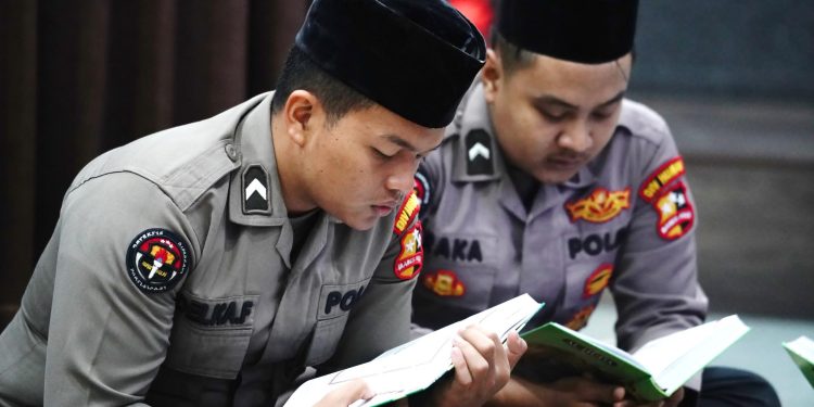 Jumat Berkah, Divhumas Polri Gelar Khataman Al-Qur’an dan Doa Bersama