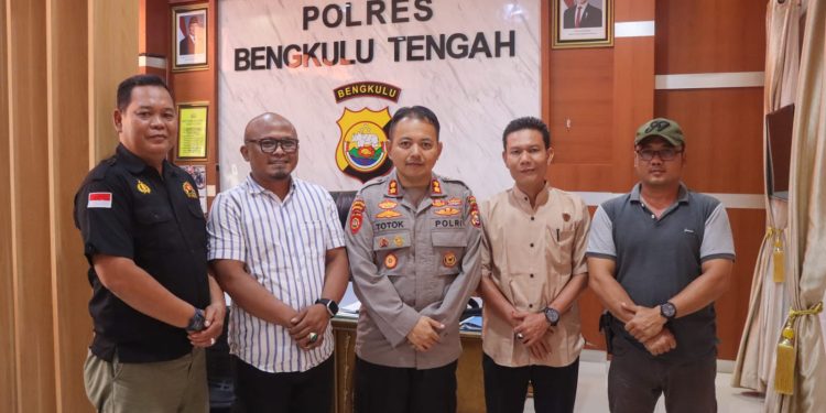 Sinergi, Kapolres Bengkulu Tengah Terima Audensi Ketua SMSI Bengkulu dan Sekretaris LSM LIRA