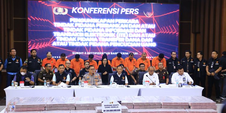 *Bareskrim Polri Ungkap Sindikat Pembobolan Rekening Dormant Senilai Rp204 Miliar, 9 Tersangka Diamankan