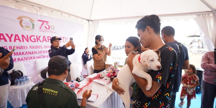 Waketum Bhayangkari Kampanye Rabies, 350 Ekor Hewan Divaksin di Polres Buleleng