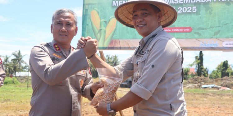 Polda Bengkulu Dorong Kemandirian Pangan Lewat Gerakan Penanaman Jagung Serentak Tahap IV di Kampung Melayu