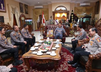 Jajaran Divhumas Polri Laksanakan Anjangsana ke Jend. Pol (Purn) Da’i Bachtiar