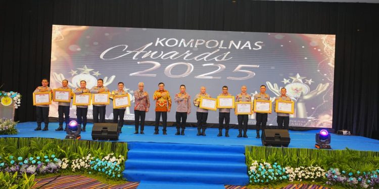 Kapolri Hadiri Kompolnas Award: Polri Tak Antikritik, Komitmen Terus Perbaiki Diri!