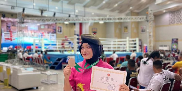 *Polwan Ditsamapta Polda Bengkulu Raih Prestasi dan Mengharumkan Bengkulu di Ajang Open Tournament Tinju Piala Panglima TNI Tahun 2025