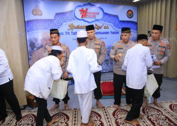 Wujud Peduli Sesama, Humas Polri Berikan Tali Asih Kepada 100 Anak Yatim pada Khatanan HUT Ke-74