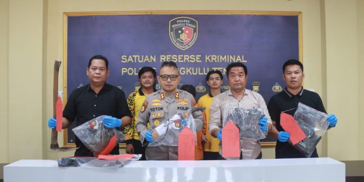 Polres Bengkulu Tengah Gelar Press Release Ungkap Kasus Pembunuhan di Desa Talang Empat