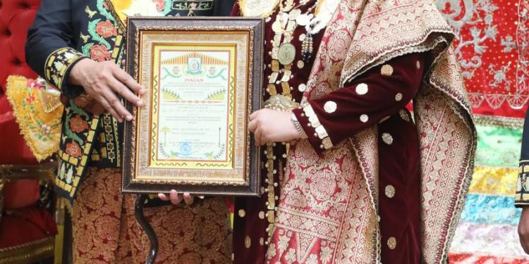 Kapolda Bengkulu Dianugerahi Gelar Adat Depati Bangun Binang pada HUT ke-57 Provinsi Bengkulu