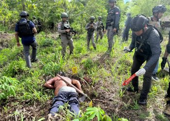 Respon Cepat Penemuan Mayat Pekerja Bangunan di Yahukimo, Satgas Ops Damai Cartenz dan Polres Yahukimo Lakukan Evakuasi*