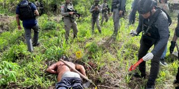 Respon Cepat Penemuan Mayat Pekerja Bangunan di Yahukimo, Satgas Ops Damai Cartenz dan Polres Yahukimo Lakukan Evakuasi*