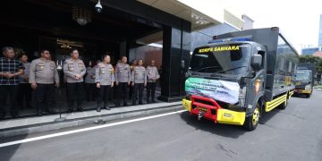 *Polda Jatim Berangkatkan Bantuan Kemanusiaan untuk Warga Terdampak Erupsi Semeru*