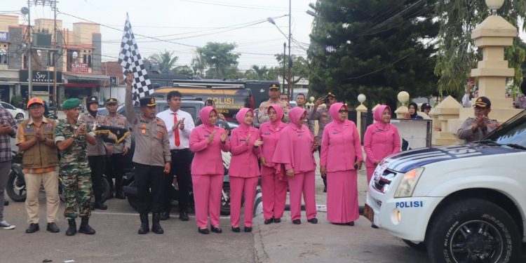 POLDA JAMBI & BHAYANGKARI DAERAH JAMBI BERANGKATKAN BANTUAN KEMANUSIAAN UNTUK KORBAN BENCANA SUMATERA BARAT