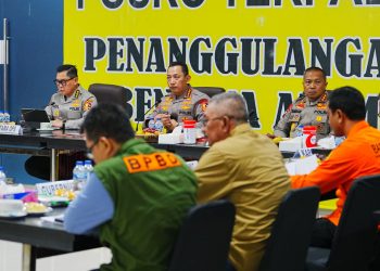 *Kapolri Pimpin Rakor Bencana dengan Forkopimda Sumut, Bahu Membahu Tangani Bencana*