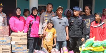 Polres Tapanuli Selatan Salurkan Bantuan Sosial untuk Korban Bencana Alam di Kelurahan Reniate