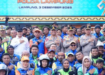 Polri Perkuat Kemitraan dengan Ojek Online: Polda Lampung Gelar Bakti Sosial dan kesehatan pada Apel Ojol Kamtibmas Nasional 2025*