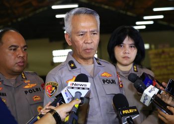 Slog Polri Percepat Distribusi Bantuan ke Tiga Provinsi Terdampak Bencana Melalui Jalur Udara dan Laut