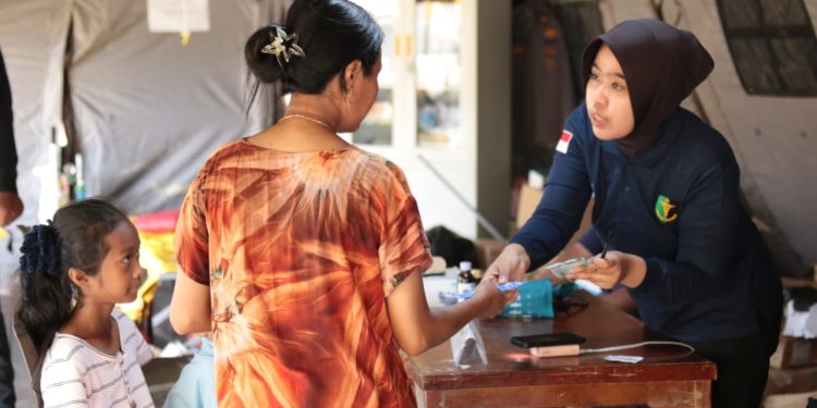 *Antisipasi ISPA Pascabanjir, Posko Kesehatan Polri Aktif Layani Masyarakat Aceh Tamiang