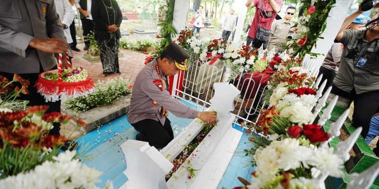 Ziarah Makam hingga Groundbreaking Museum Marsinah, Kapolri: Mengenang Pahlawan Nasional Buruh