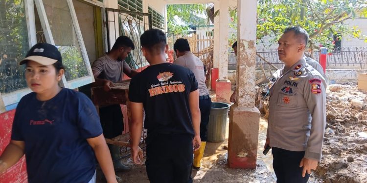 *Pasbrimob 1 BKO Polres Tapteng Laksanakan Aksi Kemanusiaan Pascabencana*