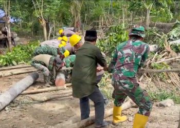 Brimob Polda Sulteng Bangun Jembatan Sementara Penghubung Wani 3–Labuan Kungguma