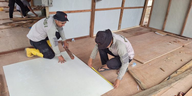 *Polri Bangun 100 Unit Huntara untuk Warga Terdampak Bencana di Kapalo Koto, Padang*