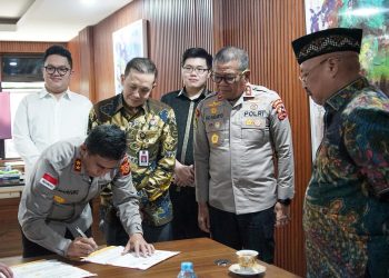 *Kapolda Aceh Terima 1,2 Juta PIN E-Learning untuk Pembelajaran Mandiri Siswa Korban Bencana*
