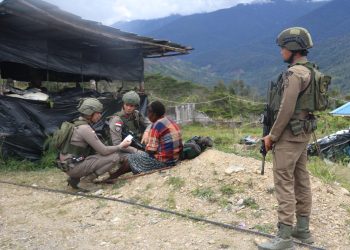 Sentuhan Kemanusiaan di Tengah Pegunungan Intan Jaya*