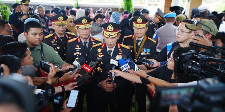 Hadiri Pemakaman, Kapolri: Pesan Eyang Meri Jadi Inspirasi dan Semangat Keluarga Besar Polri