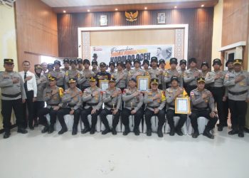 Kapolda Aceh Beri Penghargaan kepada Danyon Taruna Akpol dan Taruna Akpol atas Dedikasi Kemanusiaan di Aceh Tamiang