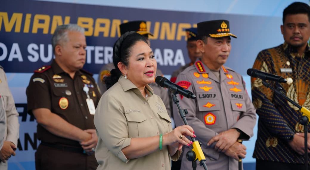 Hadiri Pelepasan 22 Kontainer Bantuan Kemanusiaan Korban Bencana Sumatra, Ketua Komisi IV DPR RI Apresiasi Polri